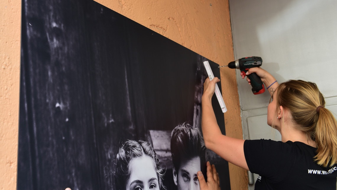 Gluing and photo canvases at Almliebe