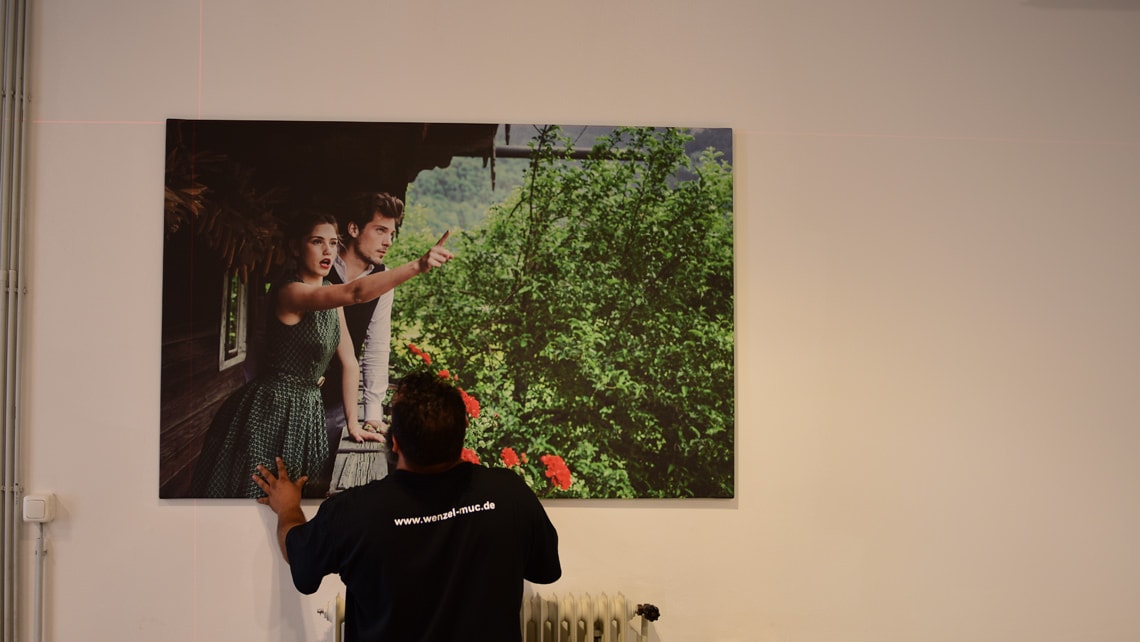 Gluing and photo canvases at Almliebe