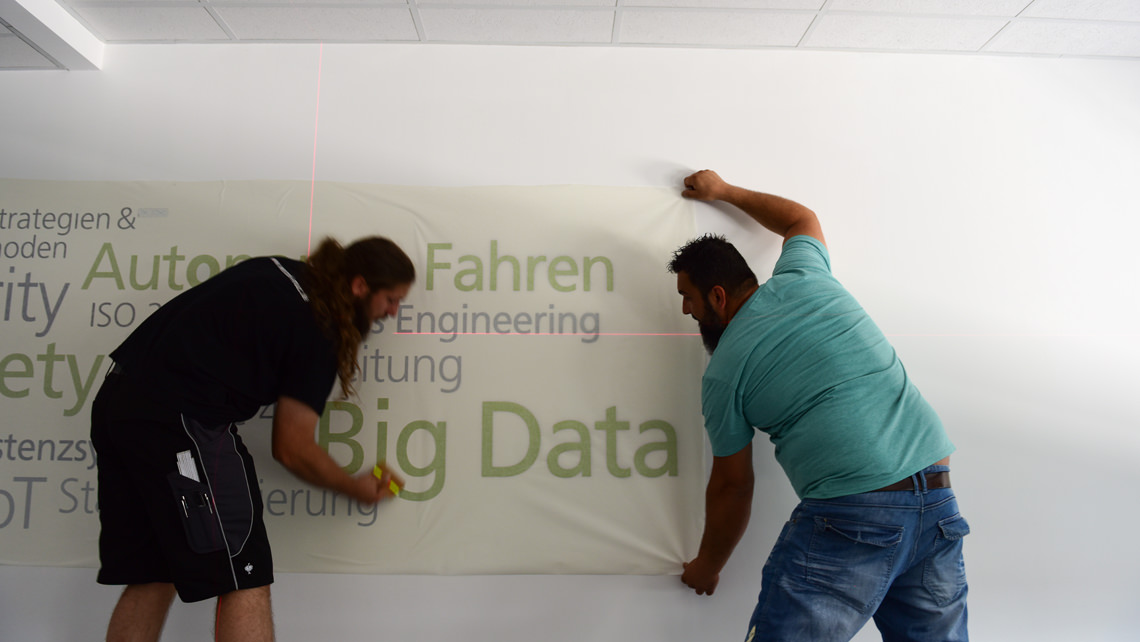 Bonding of a tag cloud