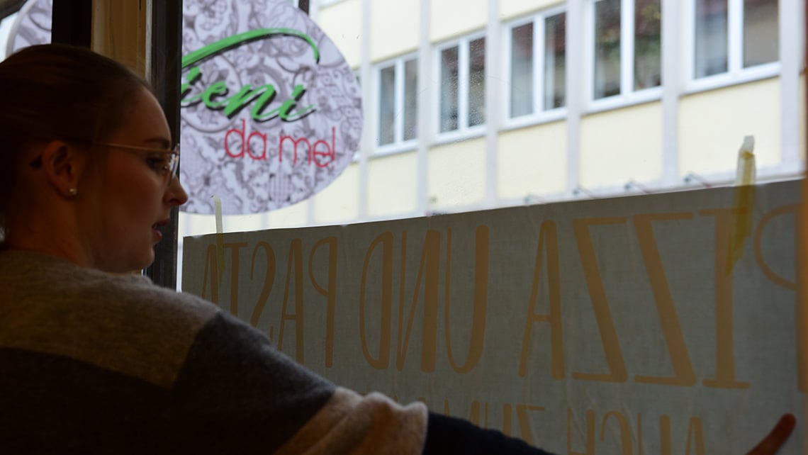 Sign and signage in the valley: Cafe Vieni da me