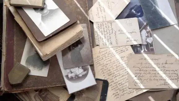 Art reproduction of old documents and pictures